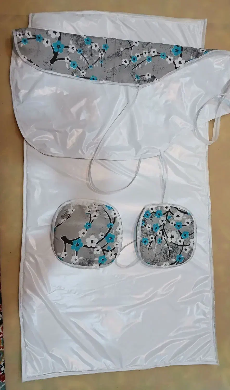 نمگیر و پیشبند و دستگیره|سفره، حوله، دستمال آشپزخانه|گلپایگان, |دیوار