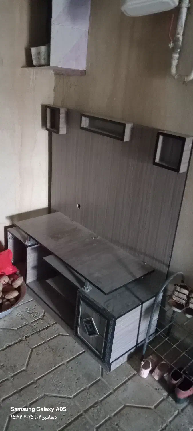 یک عدد میزتلویزیون-یکعدد بوفه-یک عدد تخت دخترانه|بوفه، ویترین، کنسول|شراء, |دیوار