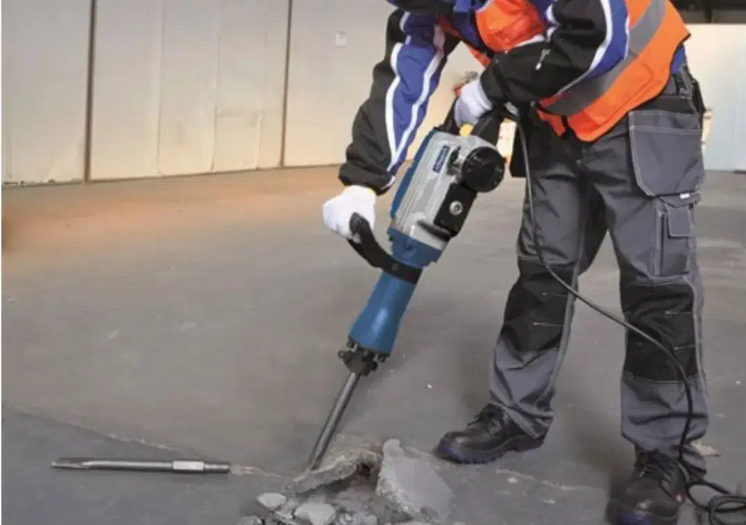 کندکاری و تخریب و جابجایی مصالحه ساختمانی|خدمات پیشه و مهارت|میناب, |دیوار