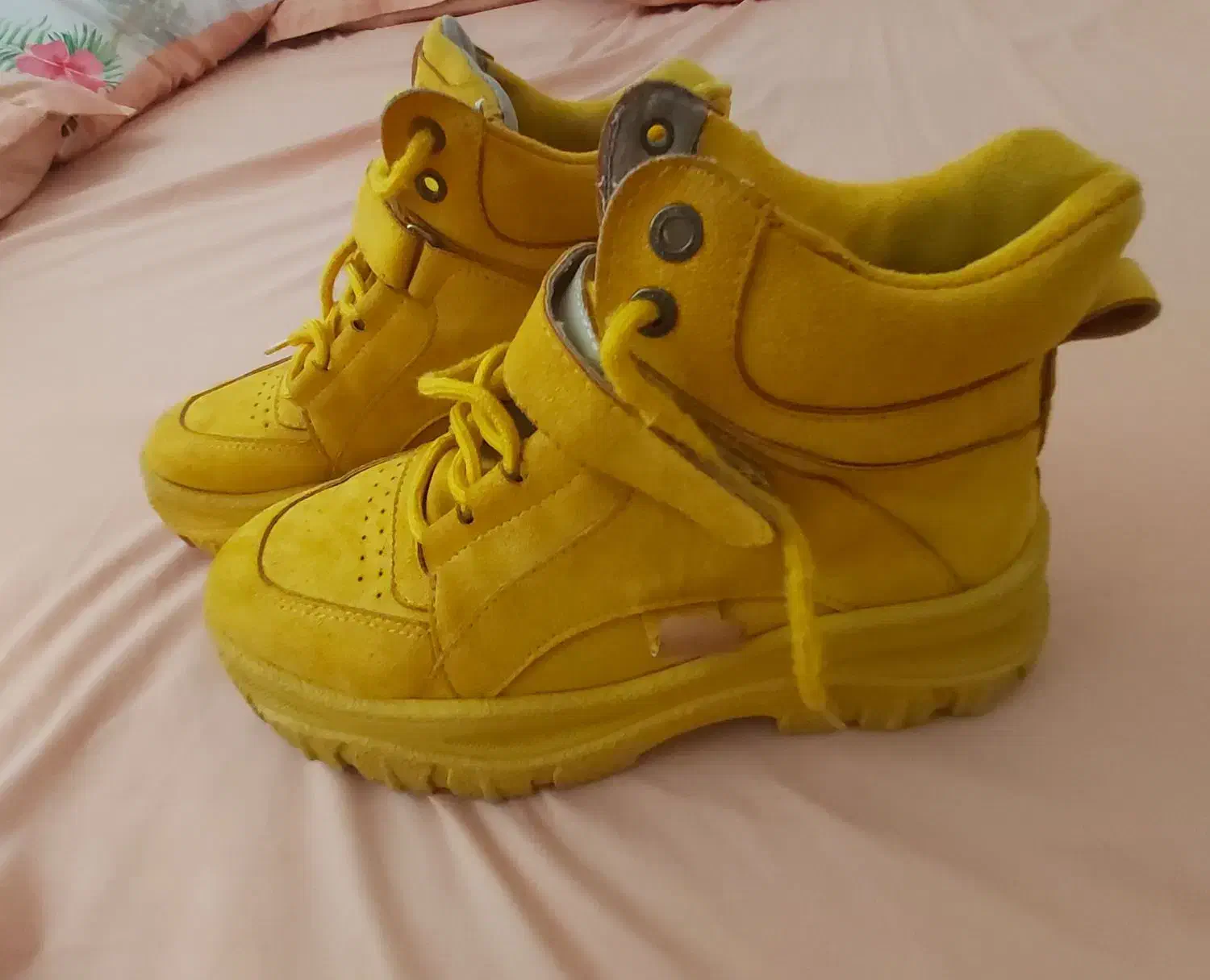 نیم بوت سایز ۳۸ در حد نو ۵۰۰ هزار تومان|کیف، کفش، کمربند|رشت, شالکو|دیوار