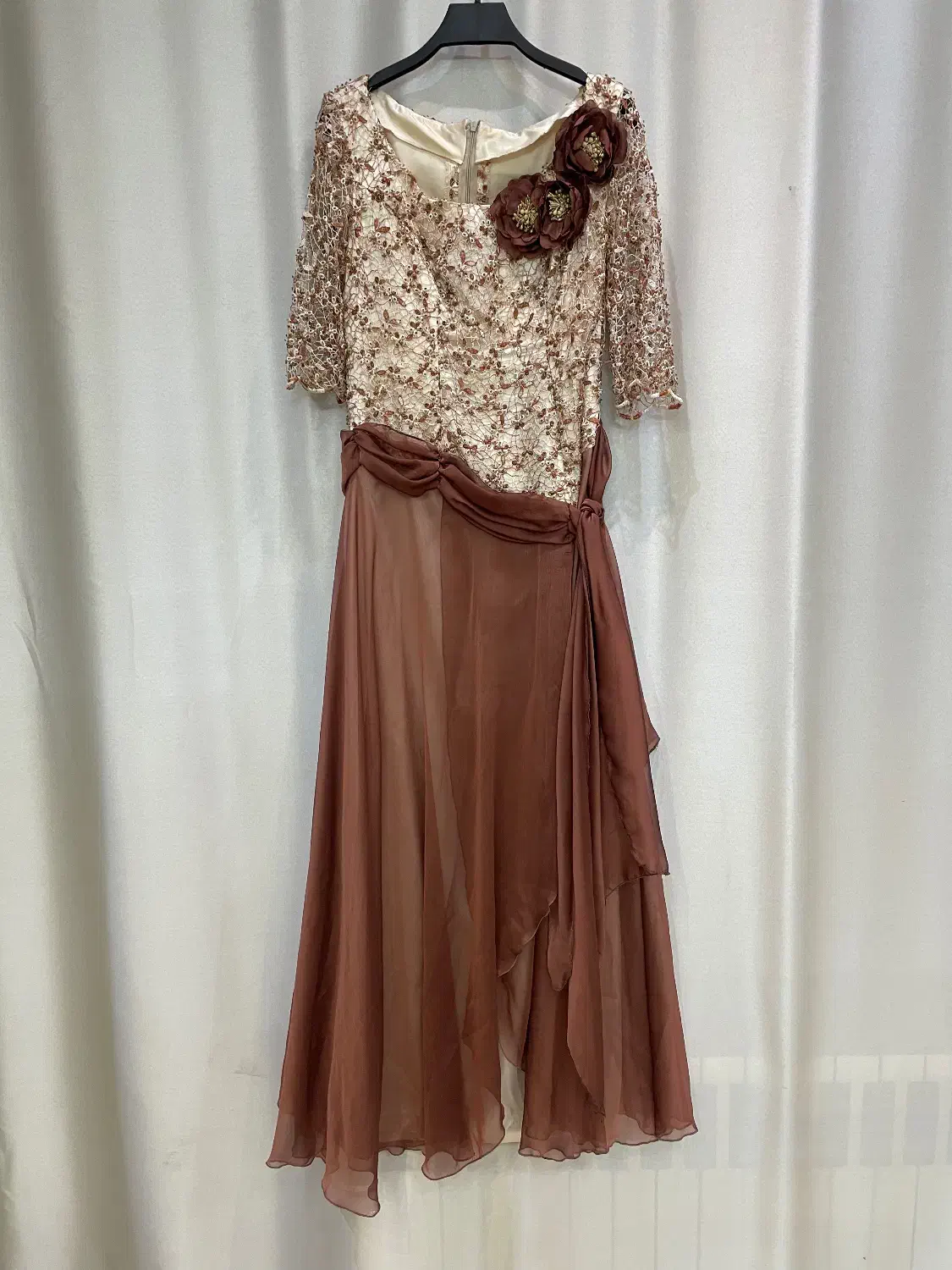 لباس مجلسی|لباس|یزد, |دیوار