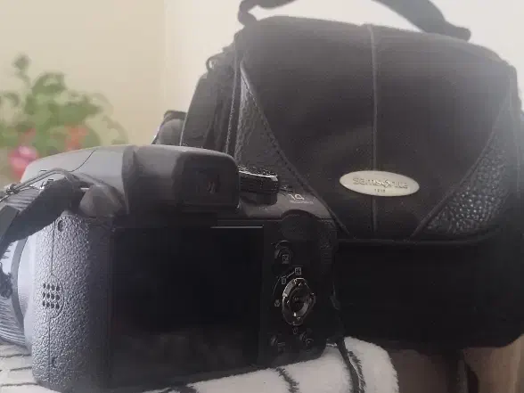 دوربین فوجی s4000|دوربین عکاسی و فیلمبرداری|شاهینشهر, شهرک گلدیس|دیوار