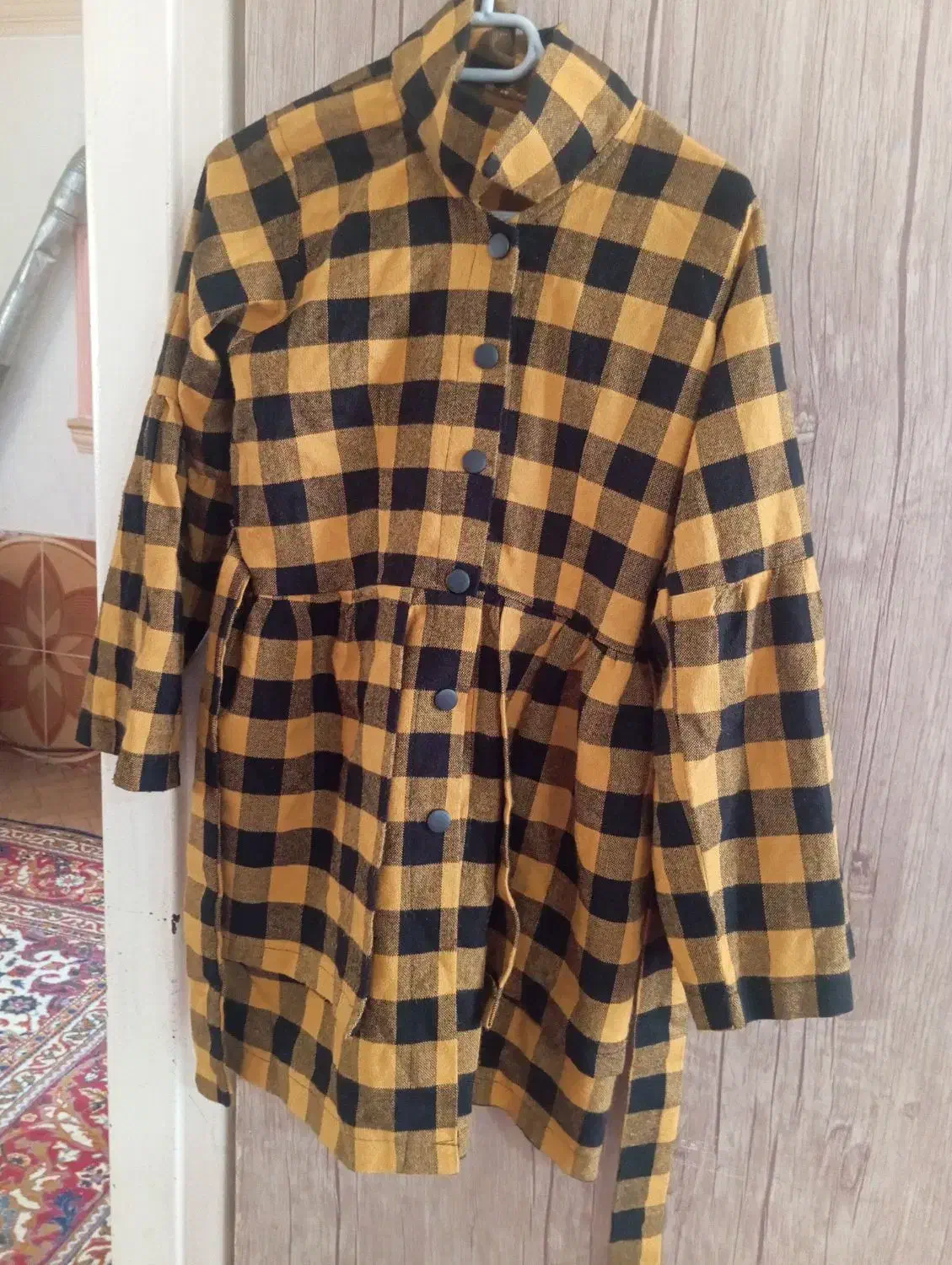 مانتو و پوتین|لباس|تایباد, |دیوار