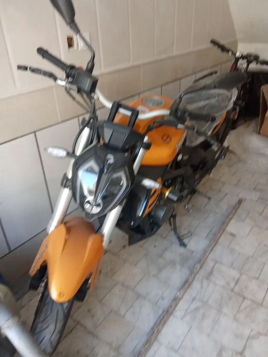 بنلی ۳۰۰ جفت سیلندر|موتورسیکلت|قم, امامزاده ابراهیم|دیوار