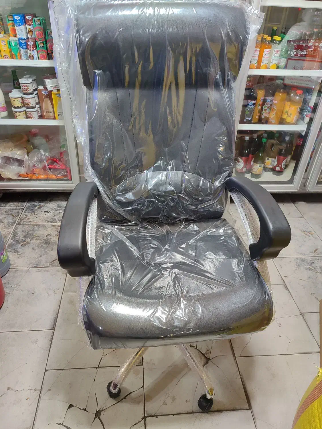 صندلی چرخان مکانیزم دار دو قفله|صندلی و نیمکت|ارومیه, |دیوار