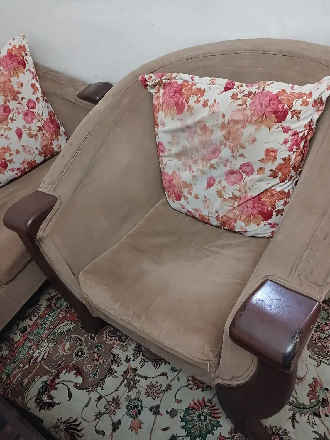 یک دست مبل 9 نفره با میز|مبلمان خانگی و میز عسلی|تهران, تهران‌نو|دیوار