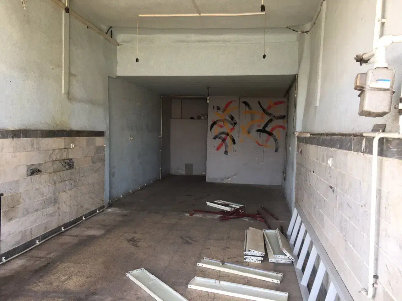 مغازه|اجارهٔ مغازه و غرفه|میانه, |دیوار