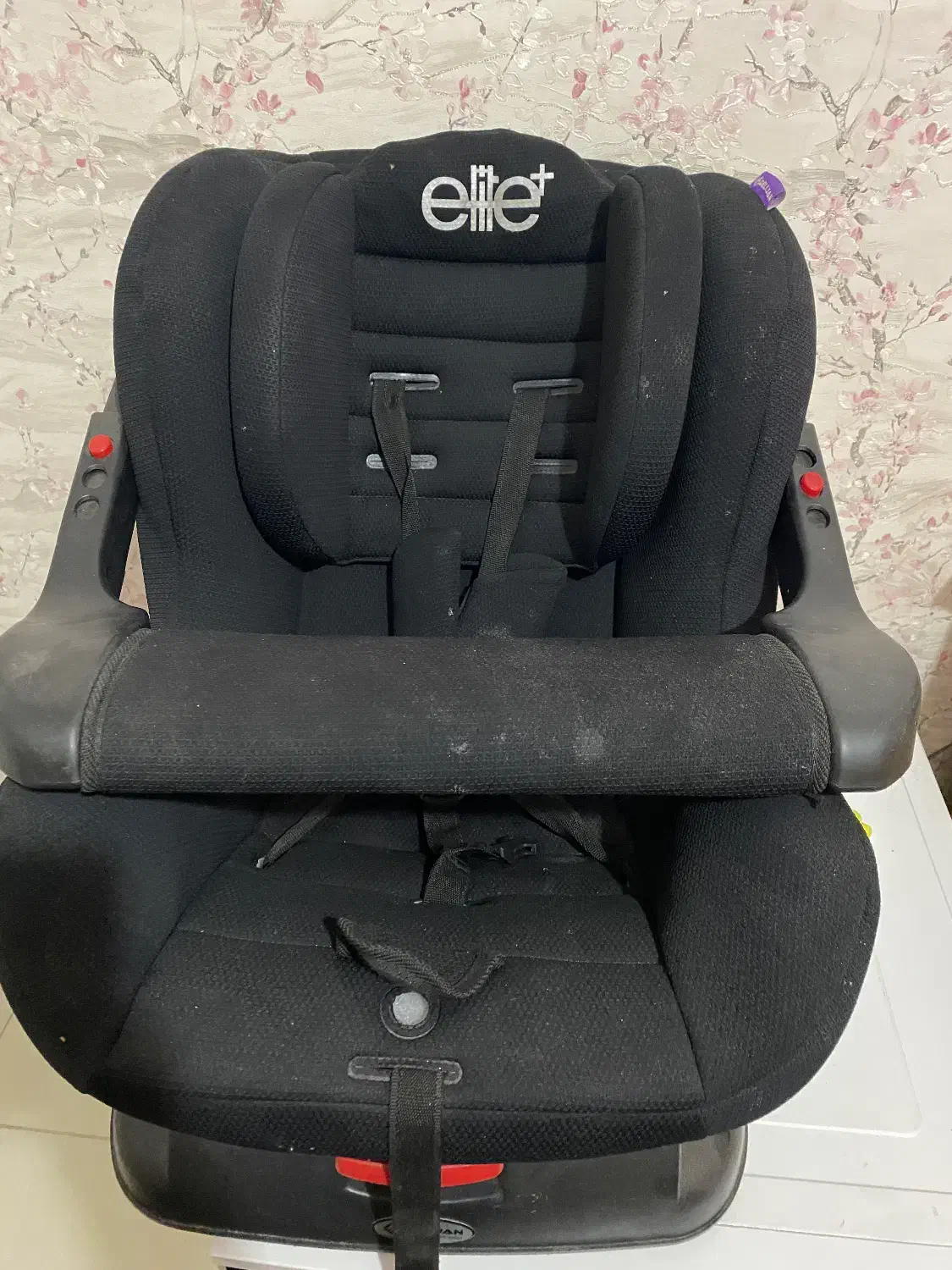 صندلی کودک|تخت و صندلی بچه|اصفهان, خانه اصفهان|دیوار