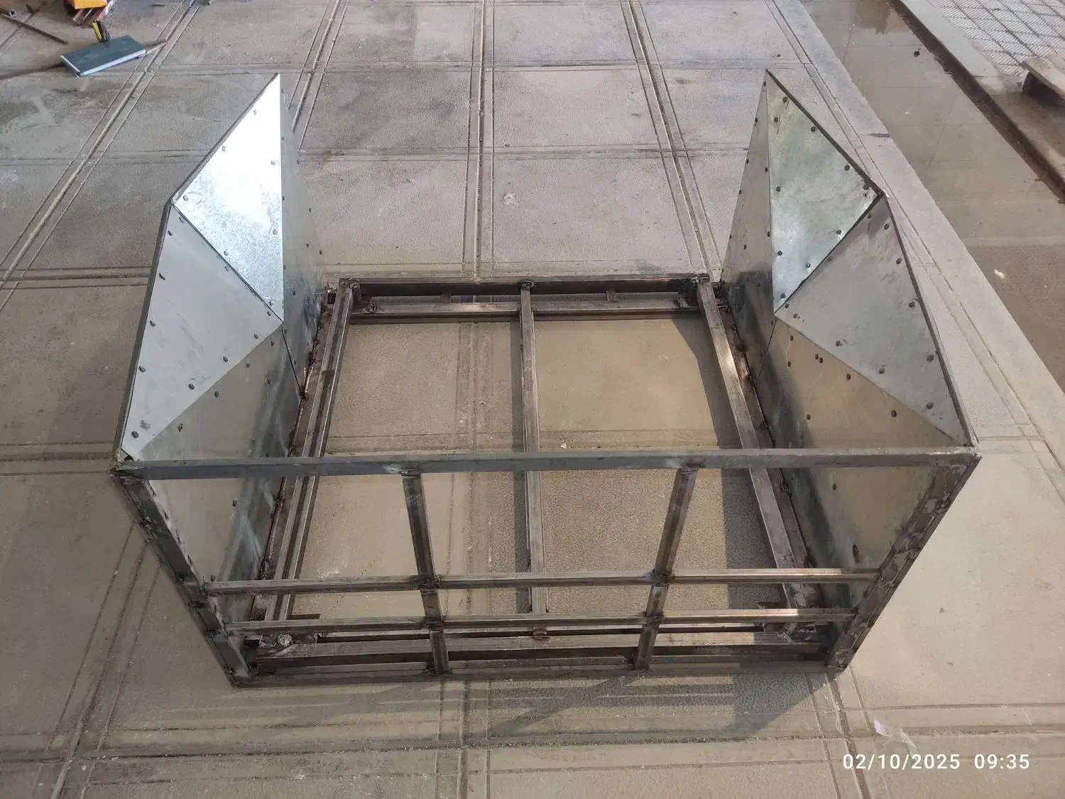 وردست یا کارگر دائم کار جوشکاری و فنی|استخدام صنعتی، فنی، مهندسی|شیراز, چوگیاه|دیوار