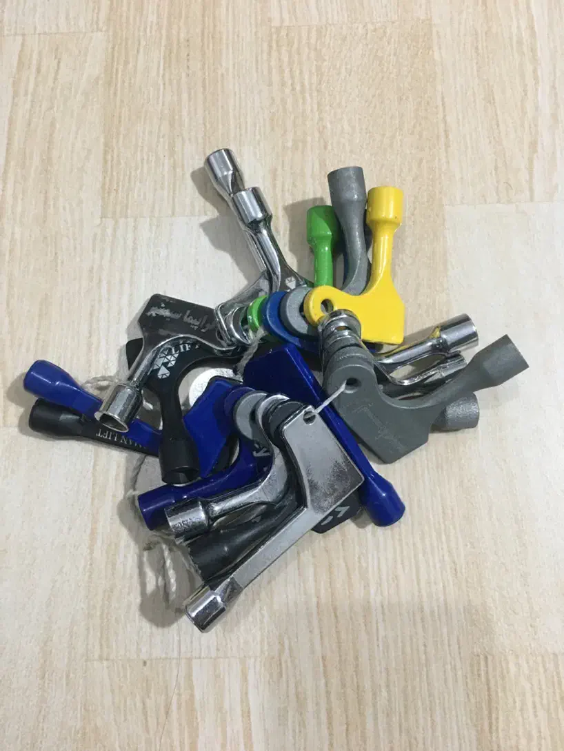 کلید سه گوش آسانسور|ابزارآلات|میاندوآب, |دیوار