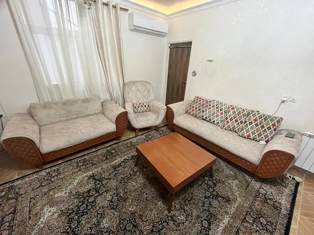 فروش مبل ۷ نفره دسته چستر|مبلمان خانگی و میز عسلی|رشت, باهنر|دیوار