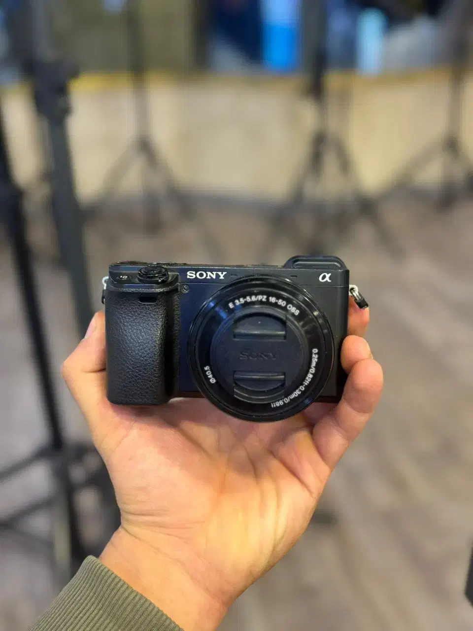 دوربین سونی با لنز کیت Sony a6400 kit 16-50|دوربین عکاسی و فیلم‌برداری|تهران, فردوسی|دیوار