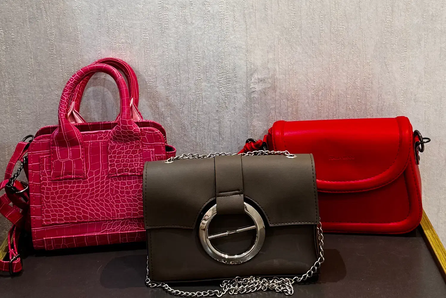 کیف|کیف، کفش، کمربند|لاهیجان, شیخ زاهد|دیوار