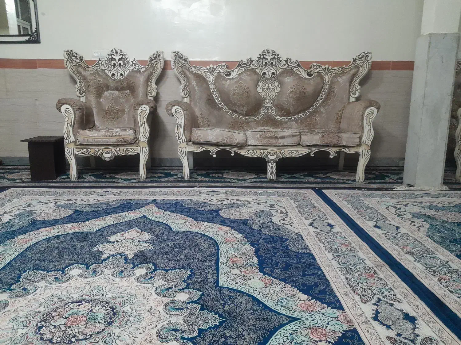 مبل 7 نفره سلطنتی کرمی رنگ|مبلمان خانگی و میز عسلی|قرچک, زیبا شهر|دیوار