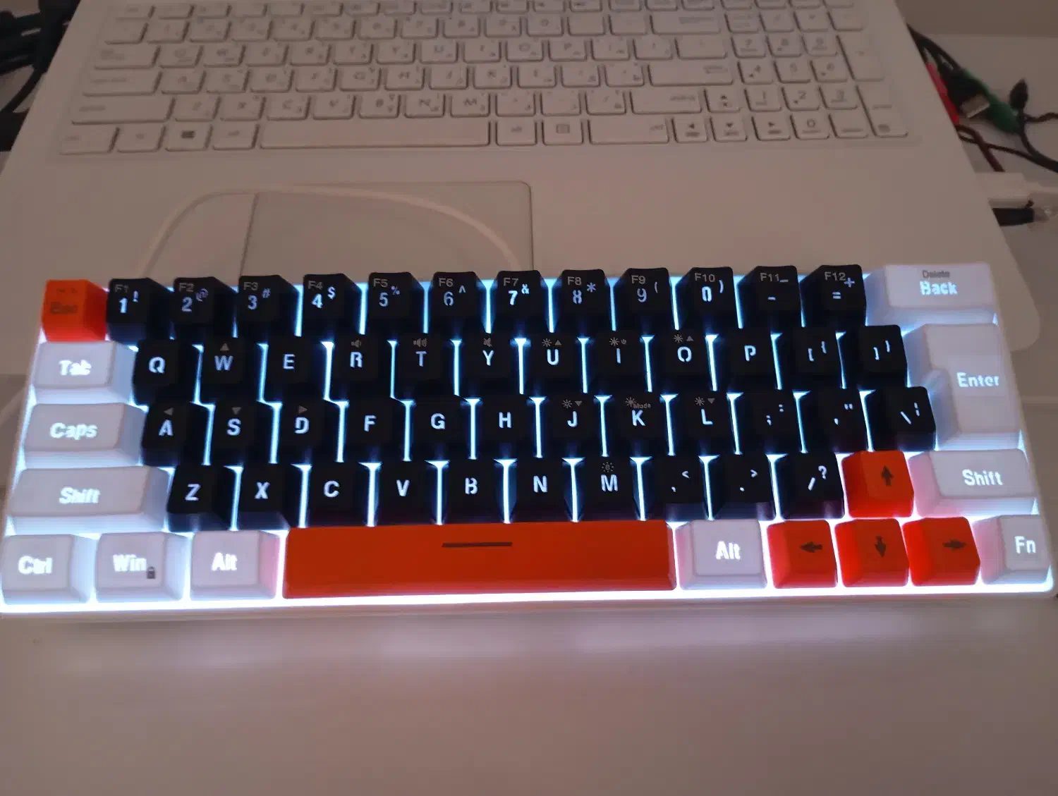 کیبورد v7000 مکانیکی|قطعات و لوازم جانبی رایانه|بوشهر, |دیوار