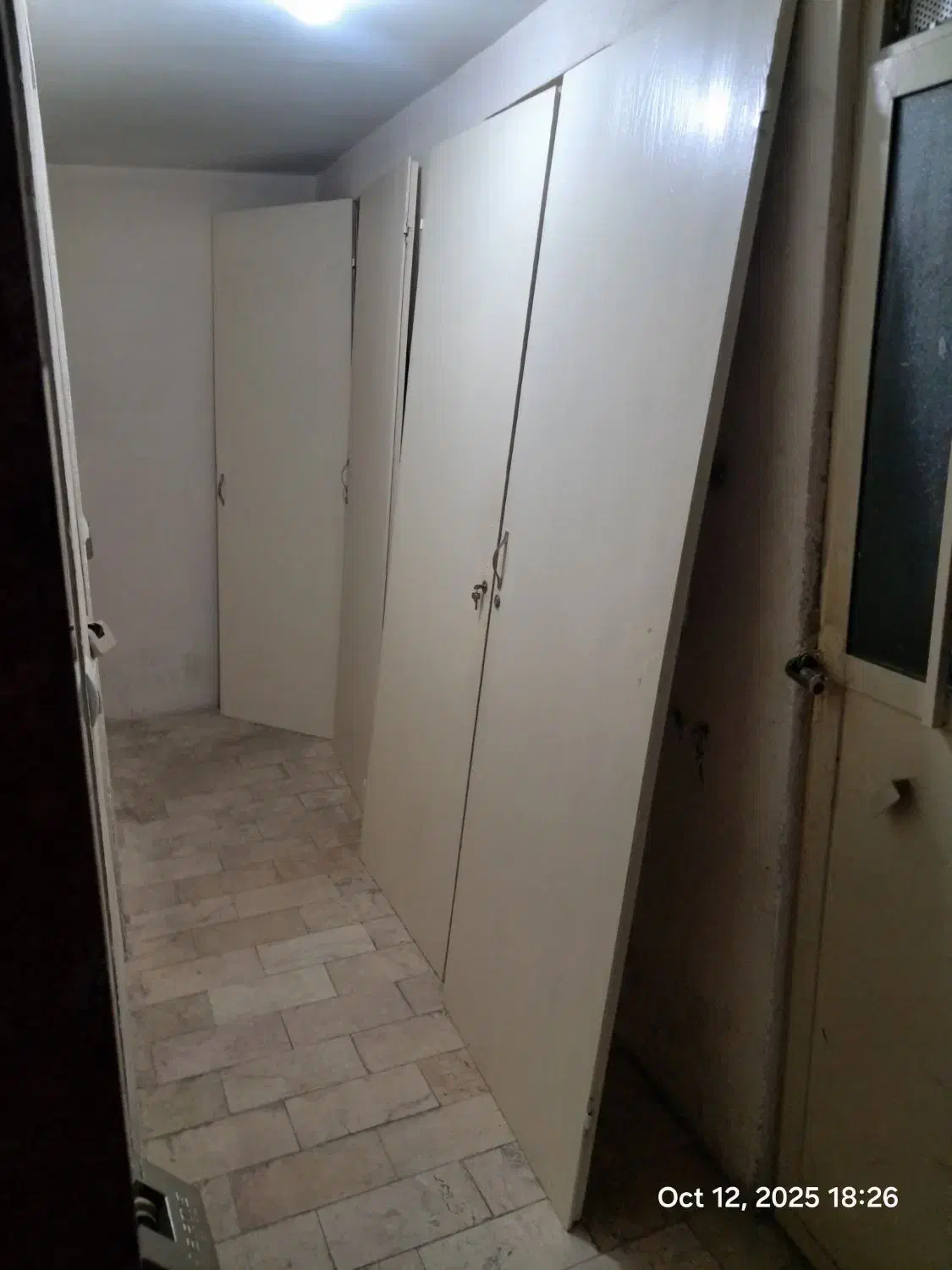 درب کمد|جاکفشی، کمد، دراور|فردیس, منظریه|دیوار