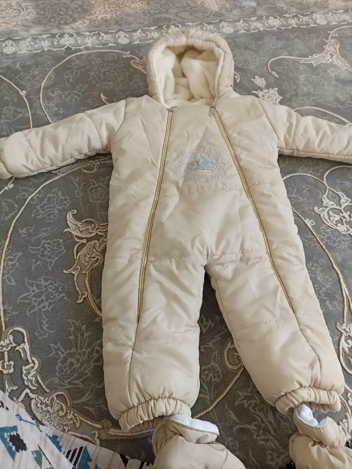 کاپشن سرهمی تا یکسال و نیم قابل استفاده است|کفش و لباس بچه|حاجی آباد, |دیوار