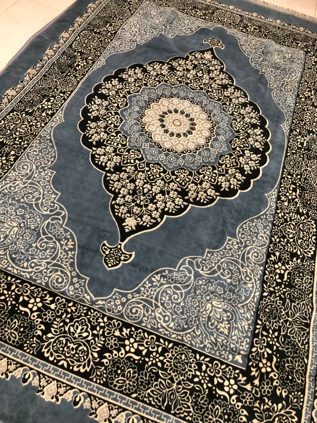 روفرشی|روفرشی|رشت, آزادگان|دیوار