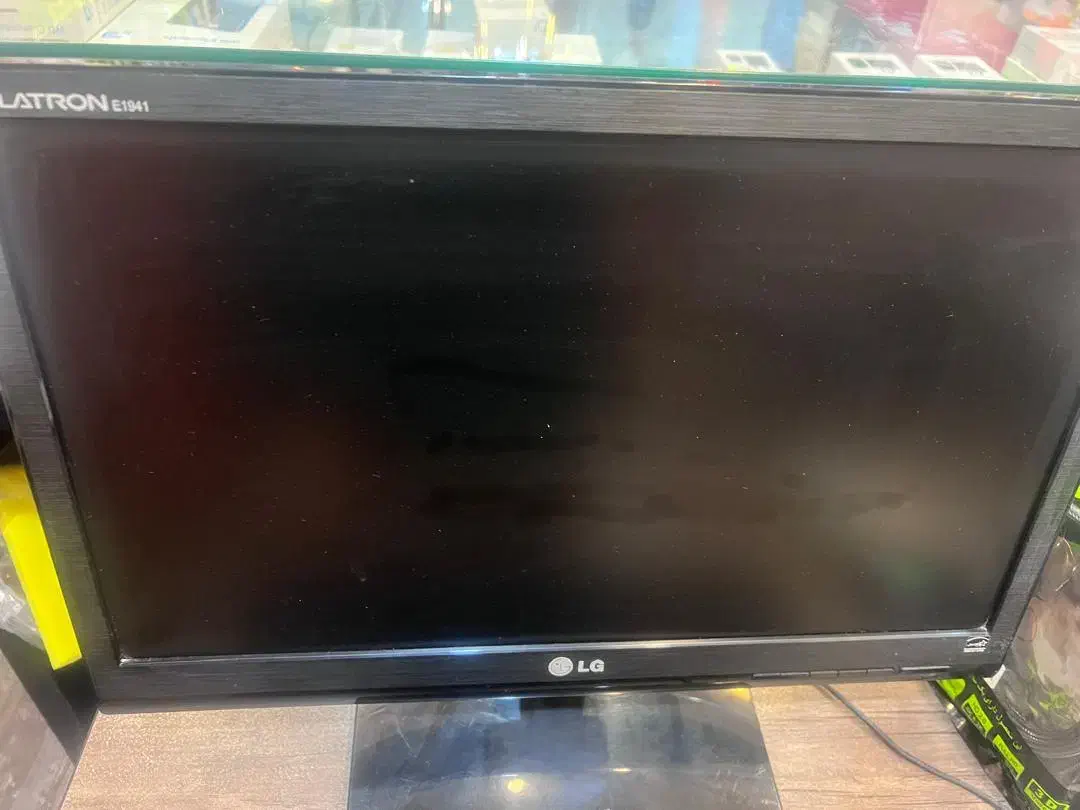 مانیتور ال ای دی LG 1941|قطعات و لوازم جانبی رایانه|شیراز, زند|دیوار