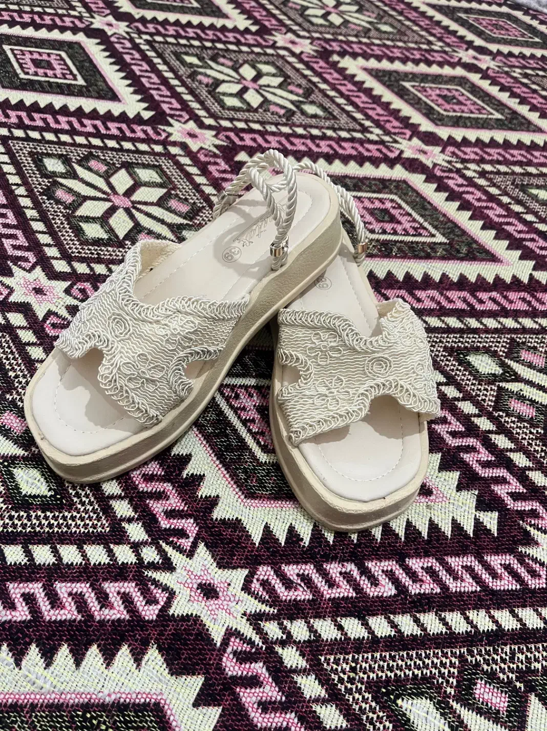 صندل مکرومه|کیف، کفش، کمربند|میانه, |دیوار