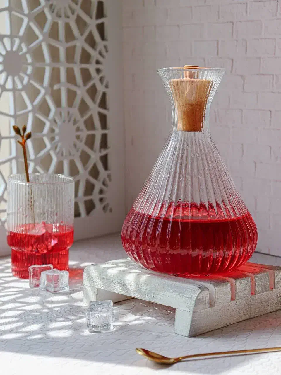 شیشه آب|ظروف نگهدارنده، پلاستیکی، یک‌بارمصرف|اصفهان, شیخ اشراق|دیوار