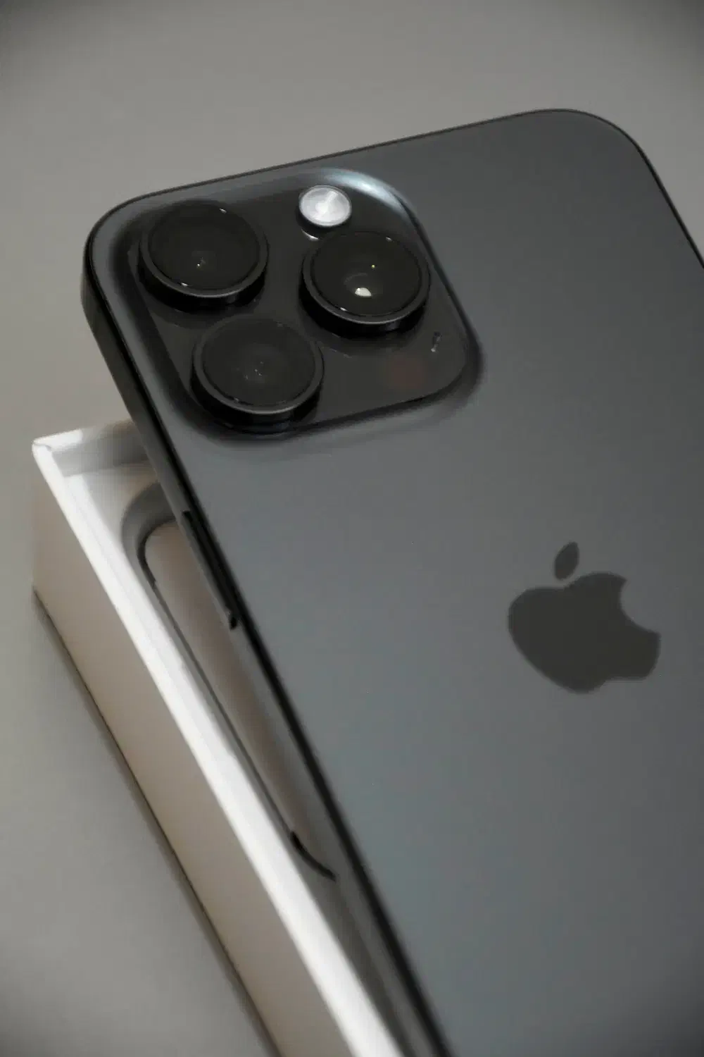 آیفون iphone 15 ProMax باتری 100%|موبایل|اندیشه, اندیشه فاز ۴|دیوار