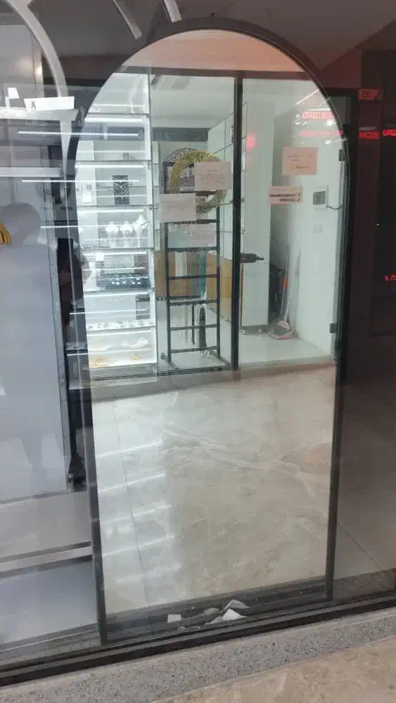 فروش آینه قدی و مبل|فروشگاه و مغازه|شهرکرد, |دیوار