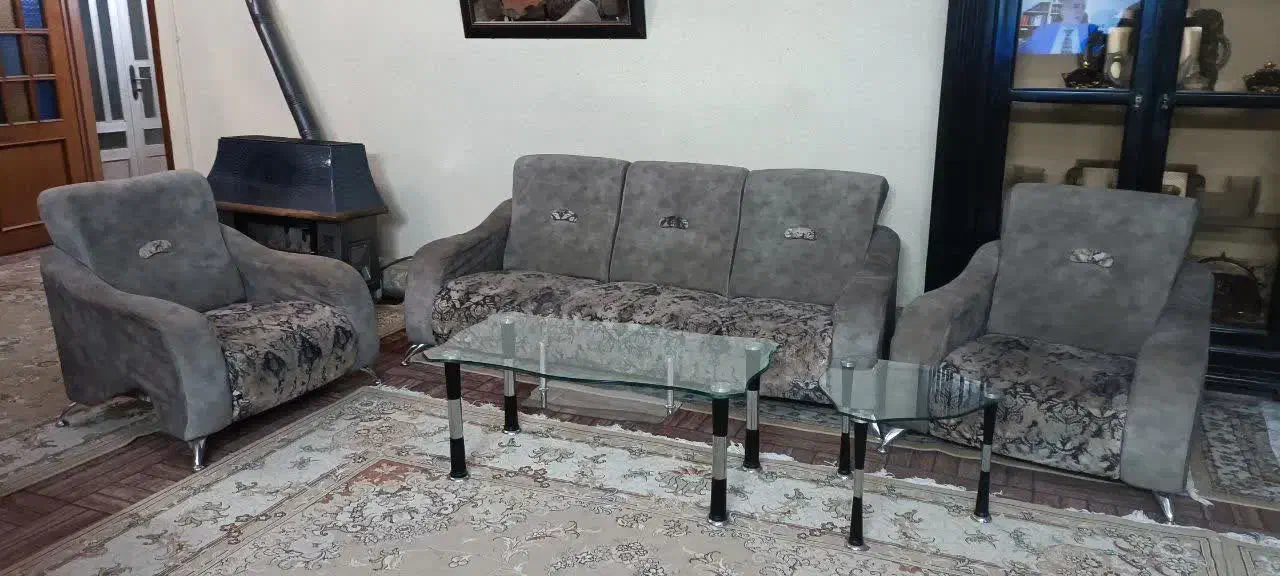 مبل 7 نفره و گنجه|مبلمان خانگی و میز عسلی|مشهد, فرهنگیان (شهرک غرب)|دیوار