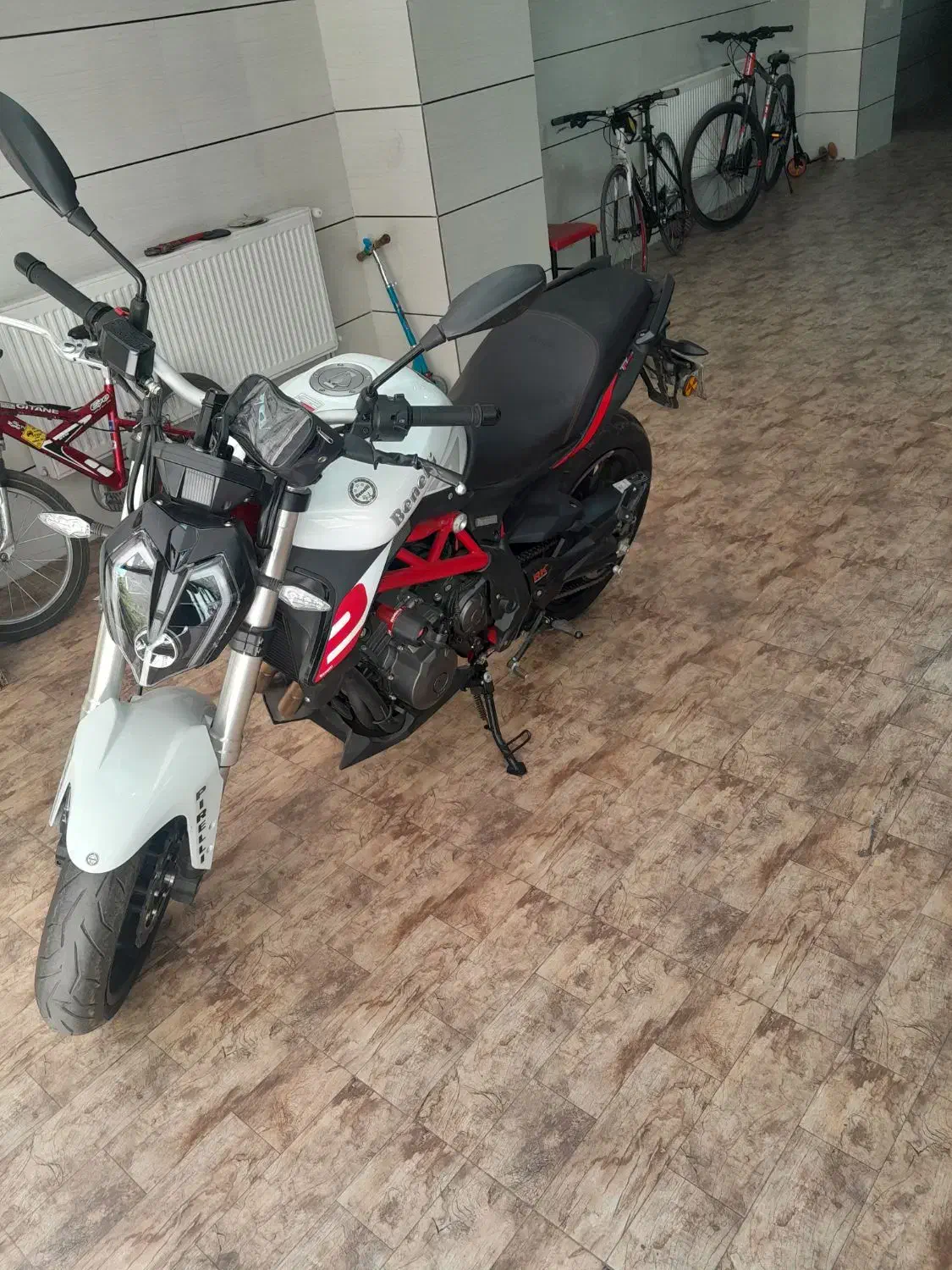 بنلی ۳۰۰ جفت سیلندر|موتورسیکلت|تبریز, |دیوار