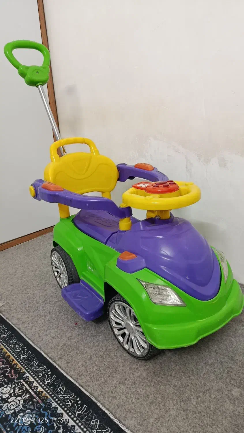 ماشین دسته دار بچگانه|اسباب و اثاث بچه|کرمانشاه, |دیوار