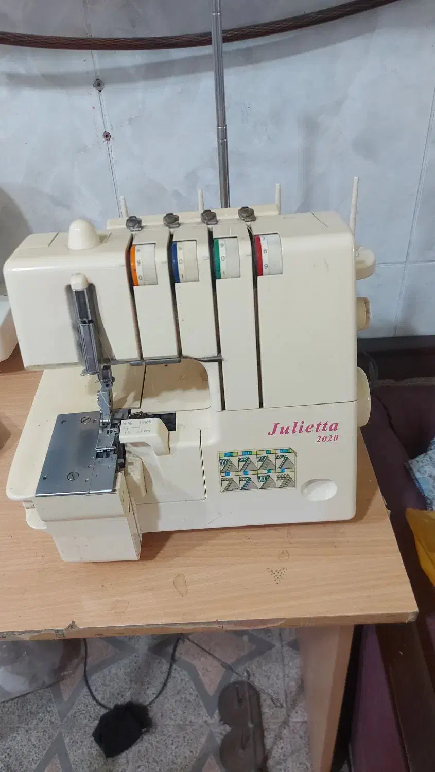 سردوز چهار نخ سرویس شده ۱۰میلیون|چرخ خیاطی و ریسندگی|بندر انزلی, بشمن|دیوار