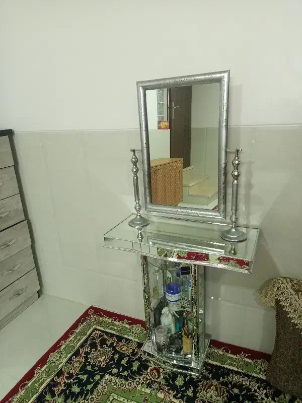 آینه و میز|مبلمان خانگی و میز عسلی|یزد, |دیوار