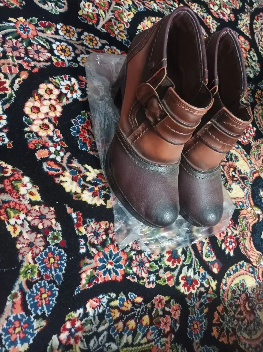 کفش|کیف، کفش، کمربند|زنجان, |دیوار