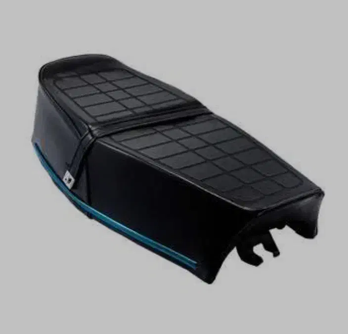 زین موتور (به عکس دوم حتماً توجه کنید)|قطعات یدکی و لوازم جانبی|سراوان, |دیوار