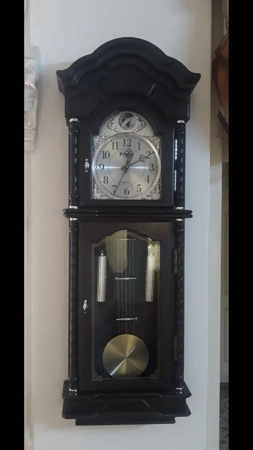 ساعت دیواری کاملا سالم بدون خط وخش|ساعت دیواری و تزئینی|اسلامشهر, صادقیه|دیوار