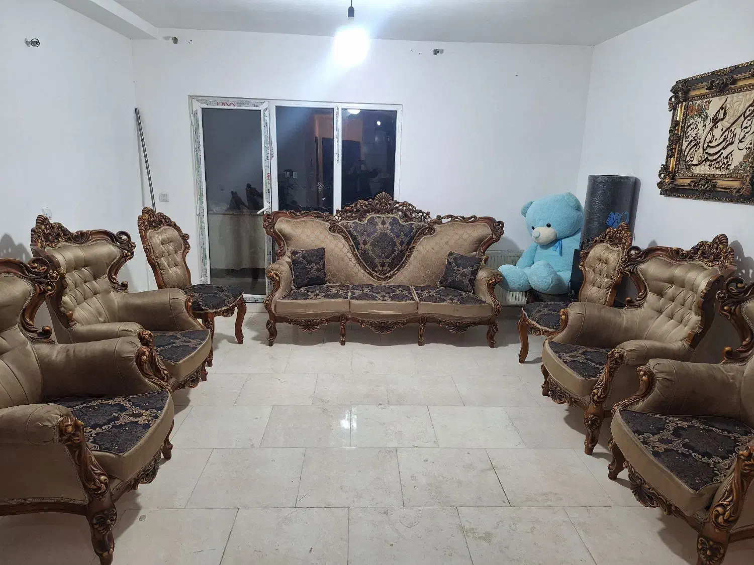 مبلمان کلاسیک 9 نفره چوب گردو|مبلمان خانگی و میز عسلی|هشتگرد, شهرک گلخانه|دیوار