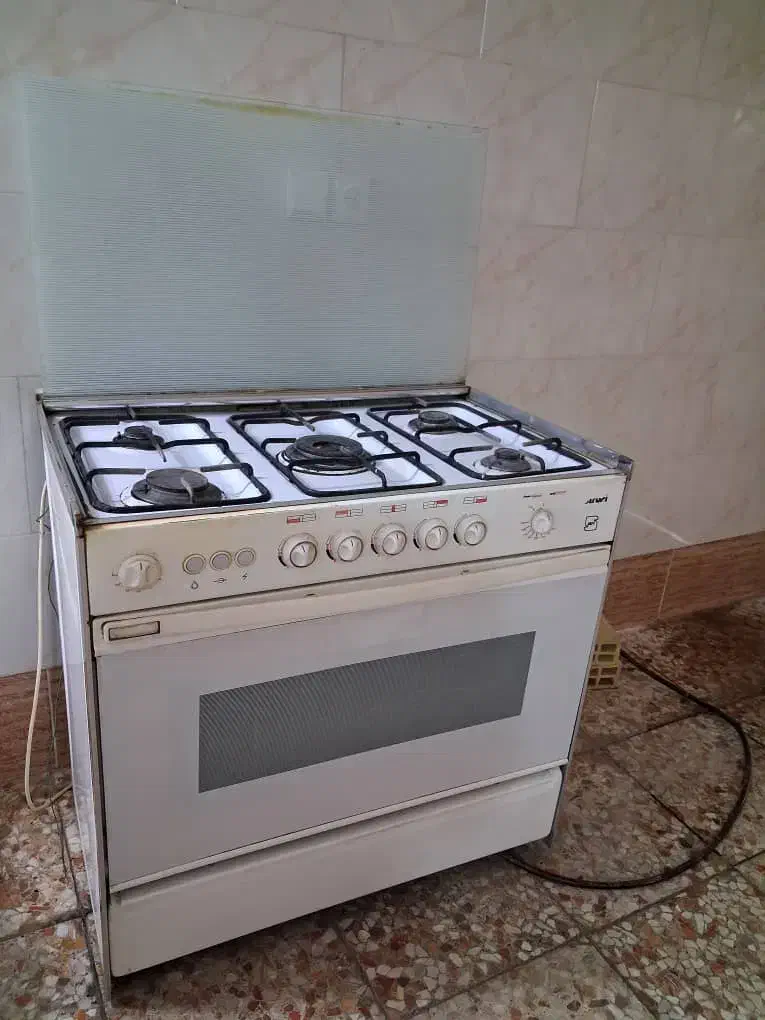 فروش اجاق گاز فر دار ۵ شعله|اجاق گاز و لوازم برقی پخت‌وپز|شاهین‌شهر, خانه کارگر|دیوار