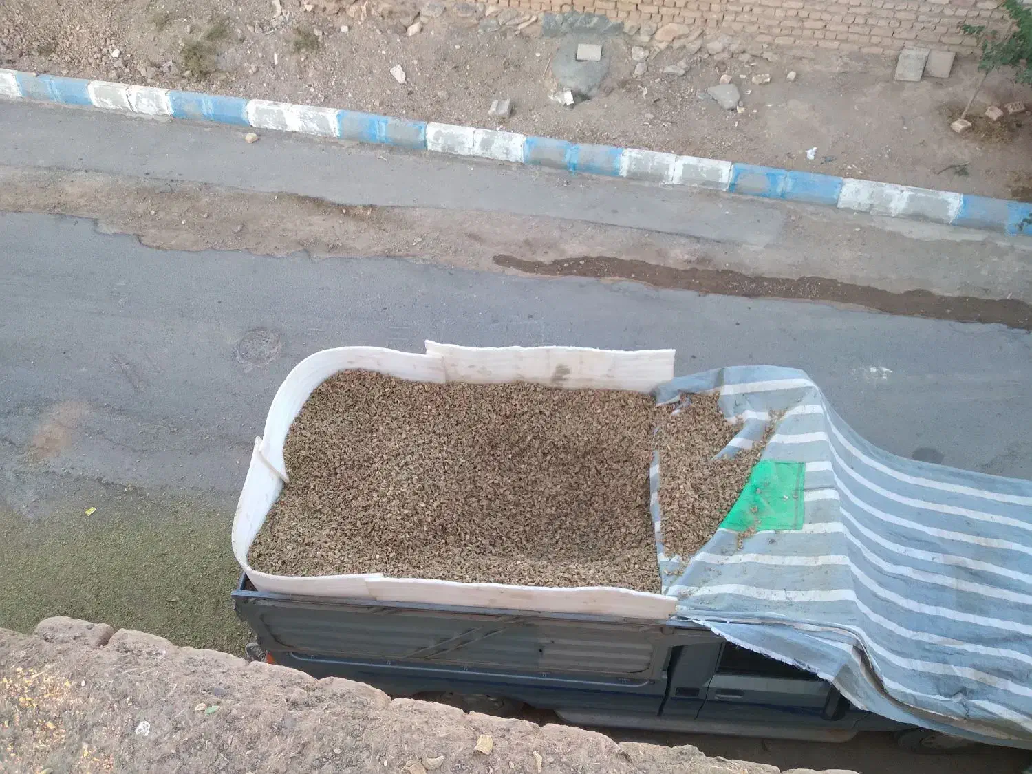 پوسته بادام|عمده‌فروشی|زاینده رود, |دیوار