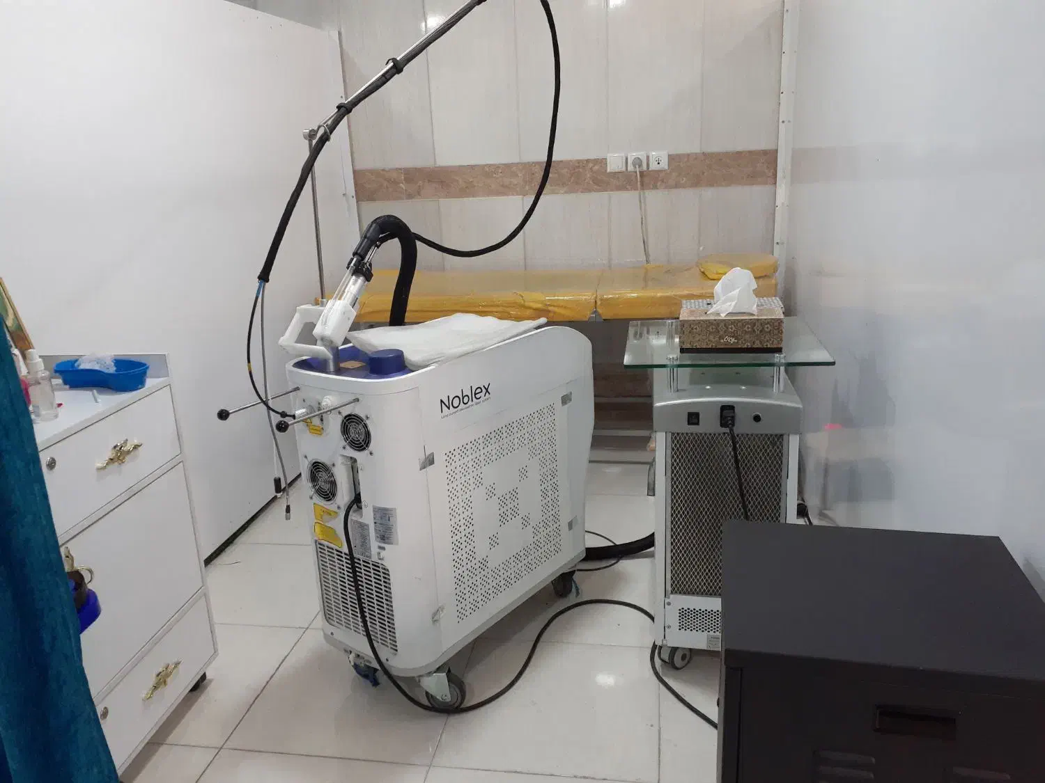 اپراتور خانم دستگاه موهای زائد|استخدام درمانی، زیبایی، بهداشتی|قم, زاد|دیوار