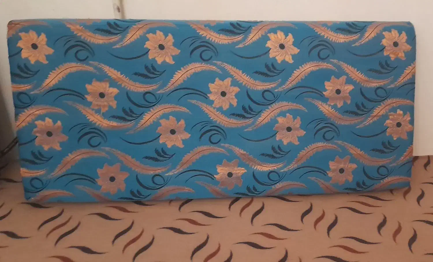 پشتی در فرش|پشتی|نیشابور, کریم آباد|دیوار