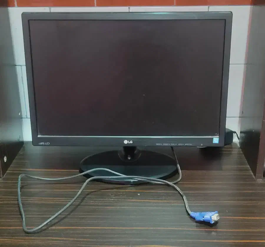 مانیتور LG نو|قطعات و لوازم جانبی رایانه|شوشتر, |دیوار