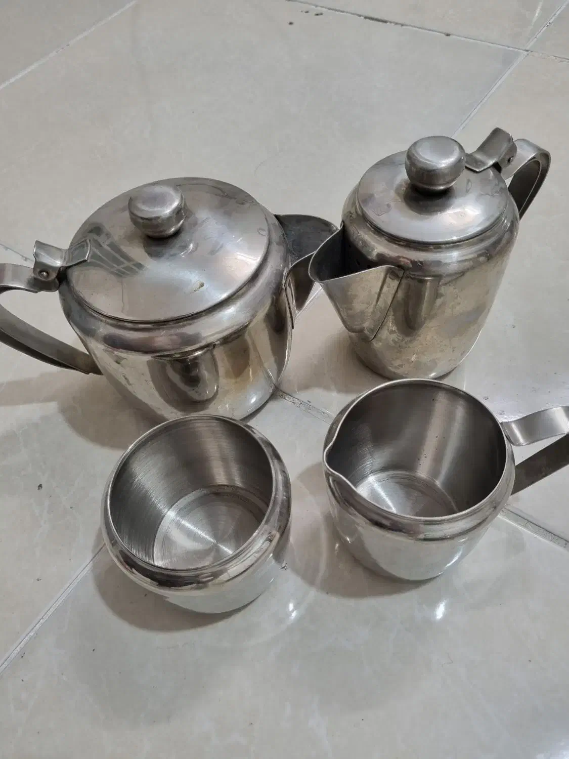 تعداد ۱۲ پیش دستی میوه خوری گل سرخی|ظروف سرو و پذیرایی|یزد, |دیوار