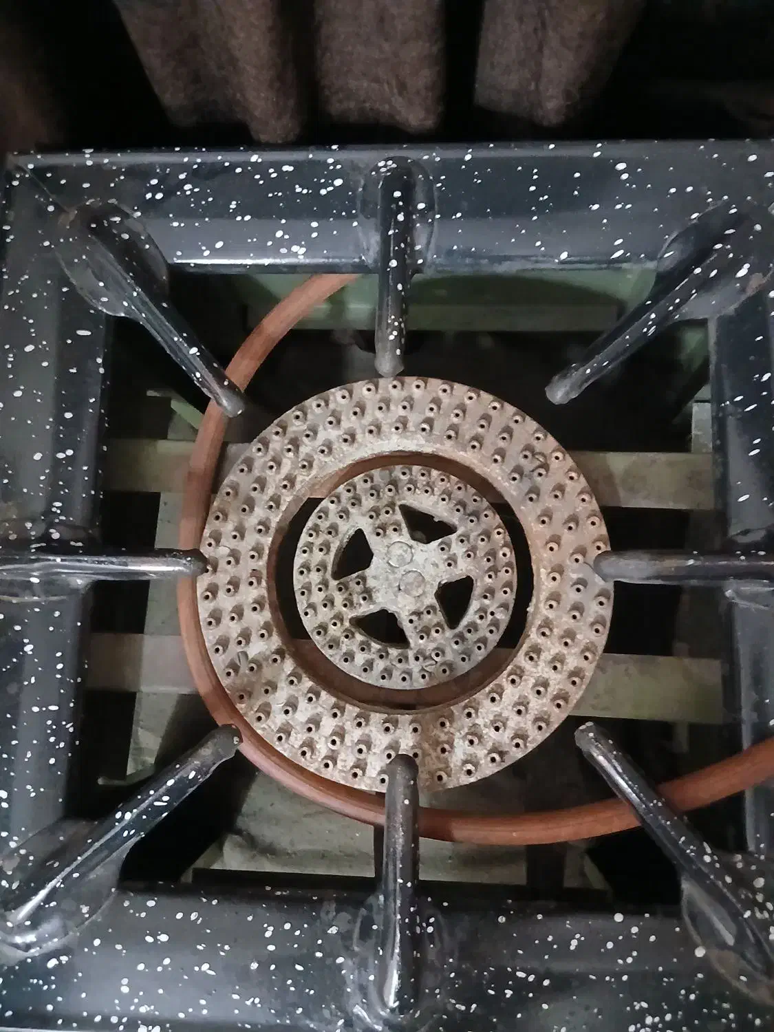 اجاق گاز زیبا قدیمی سنگین و بسیار با کیفیت .|اجاق گاز و لوازم برقی پختوپز|تهران, دانشگاه شریف|دیوار