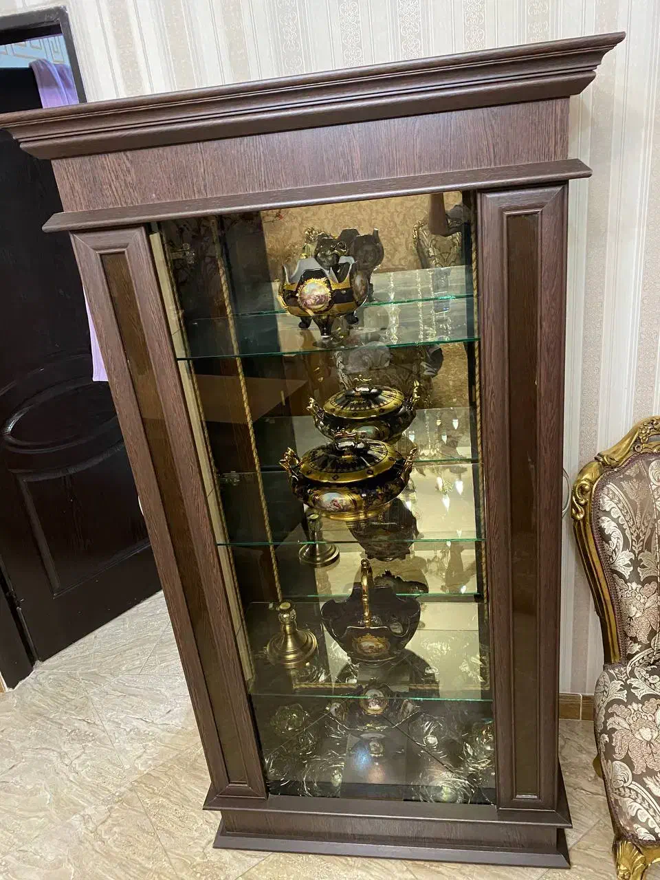 ویترین شیک ...بسیار نو و تمیز|بوفه، ویترین، کنسول|فردیس, خیام غربی|دیوار