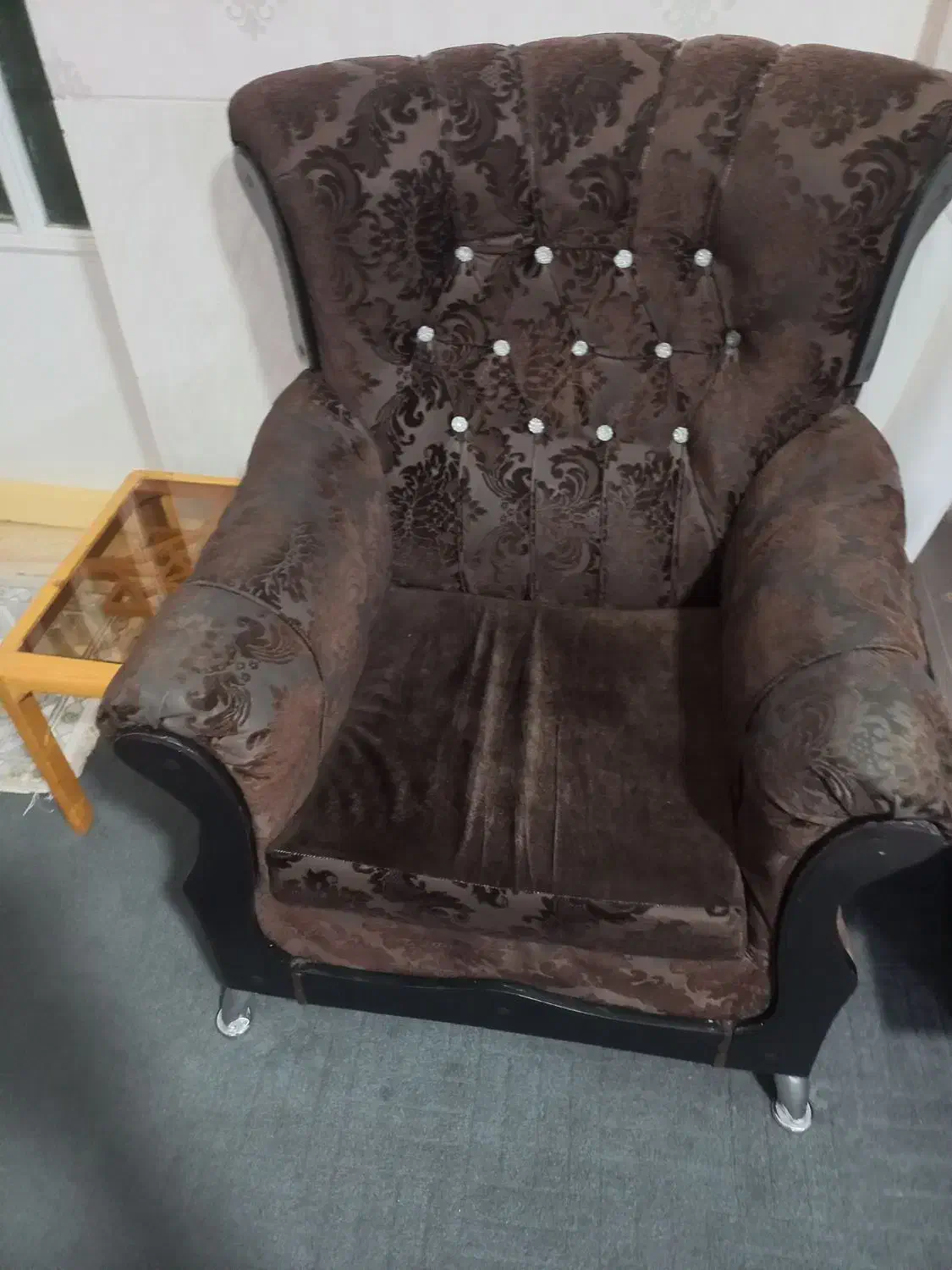 مبل راحتی|مبلمان خانگی و میز عسلی|شیراز, کوشک میدان|دیوار