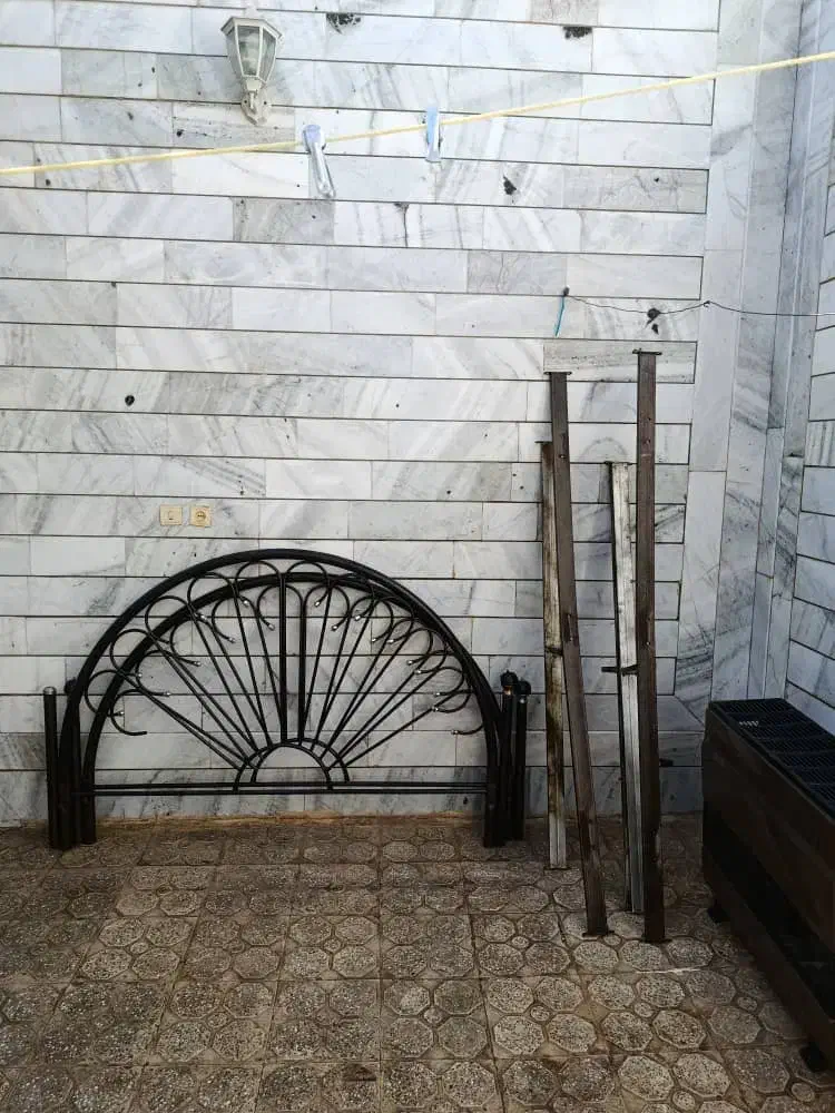 بخاری و تخت دونفره تمیز|تخت و سرویس خواب|خمینیشهر, |دیوار