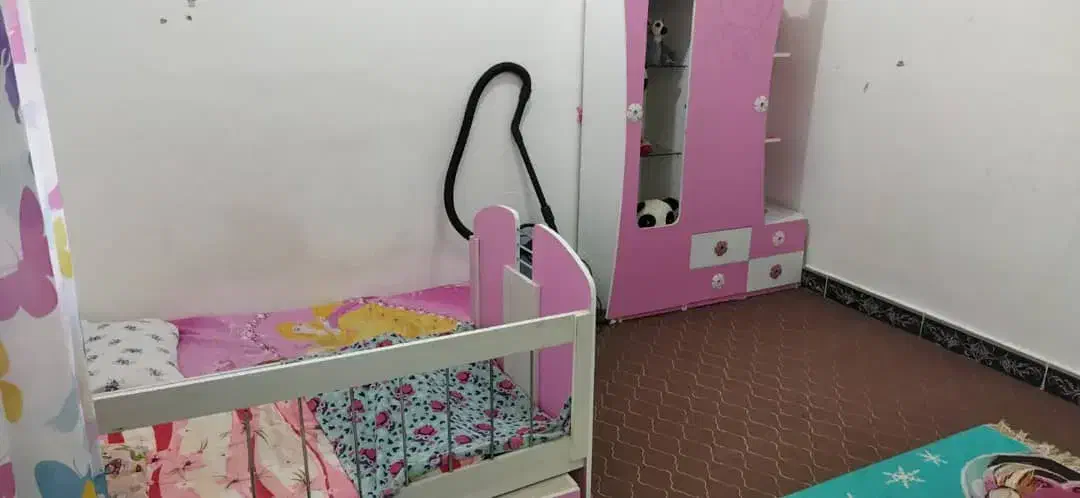 تخت دو نفره همراه با تشک و تخت و کمد بچه|تخت و سرویس خواب|بندر کنگان, |دیوار