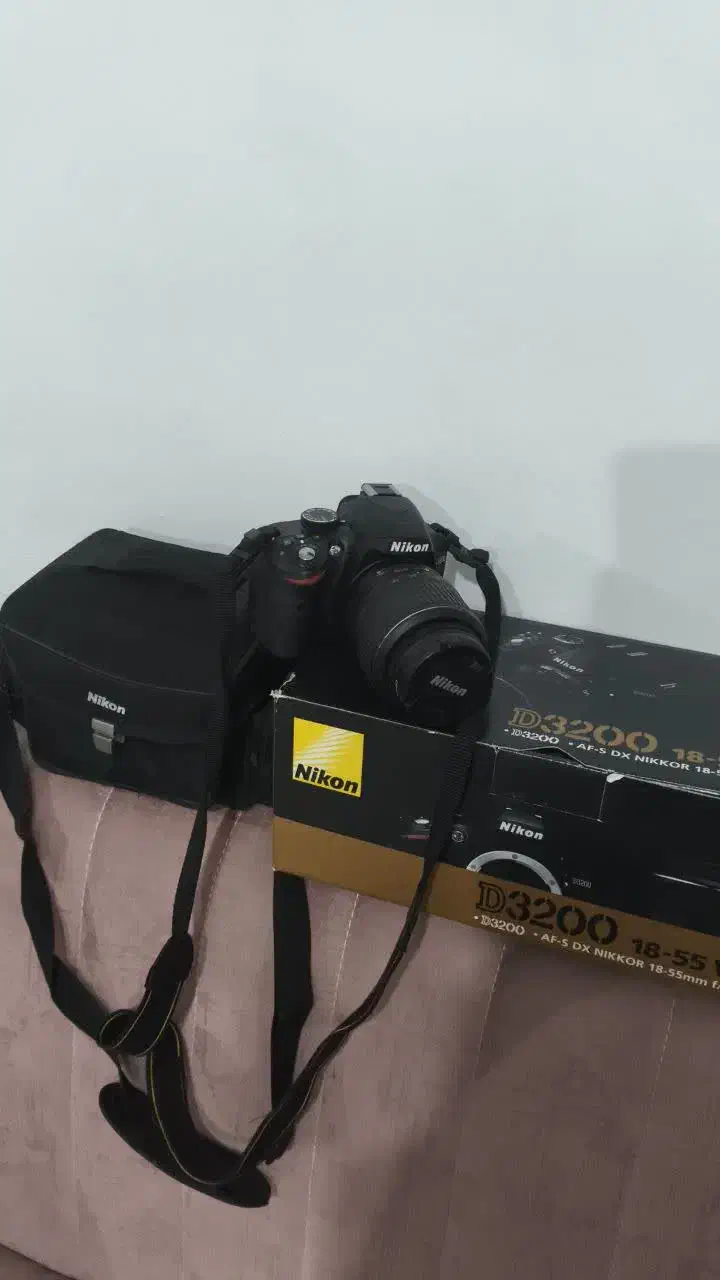 فروش یک دستگاه دوربین حرفه ای نیکون|دوربین عکاسی و فیلم‌برداری|سنندج, |دیوار