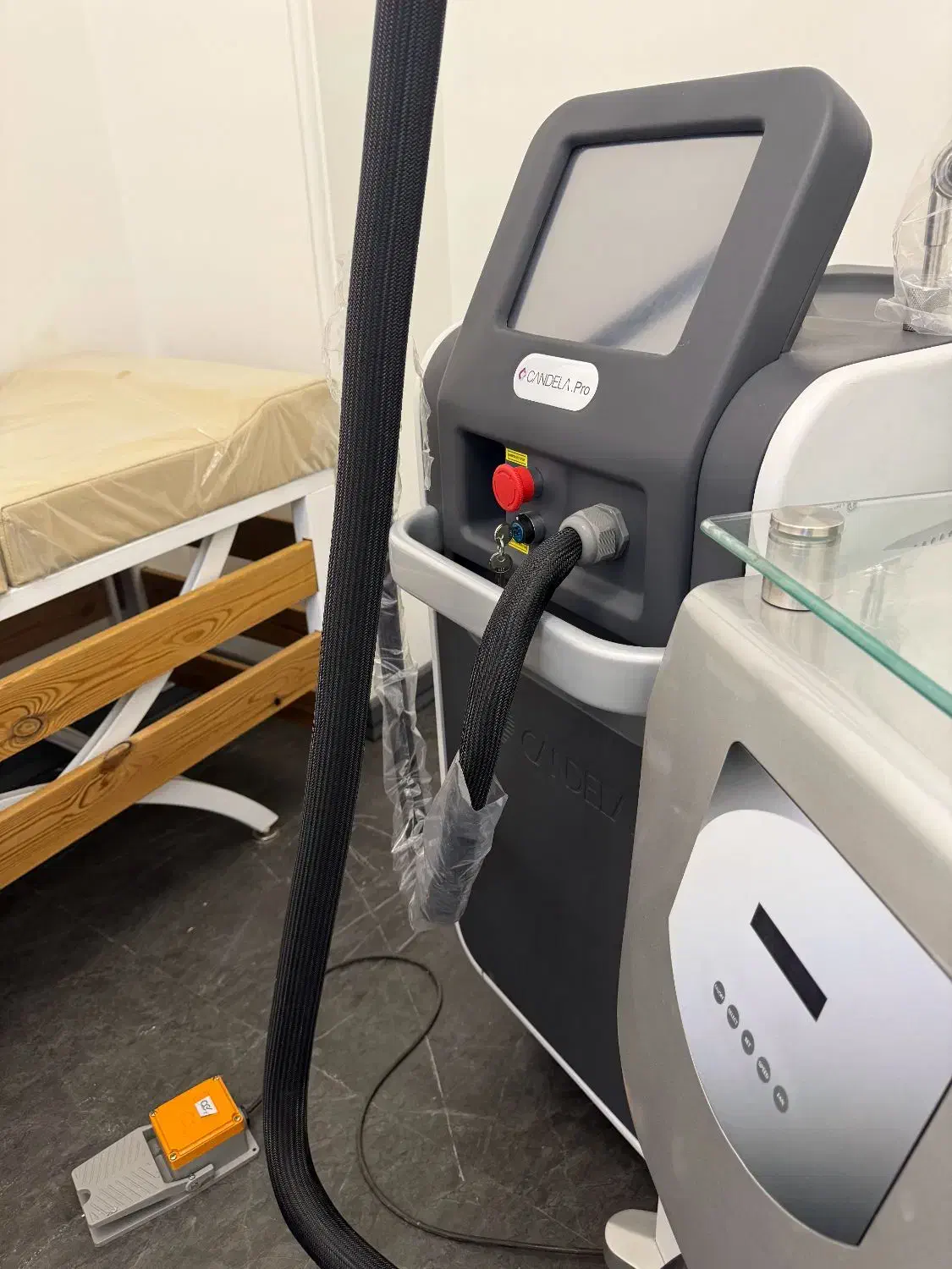 دوره آموزشی اپراتوری دستگاههای لیزر موهای زائد|خدمات آموزشی|ری, دیلمان|دیوار