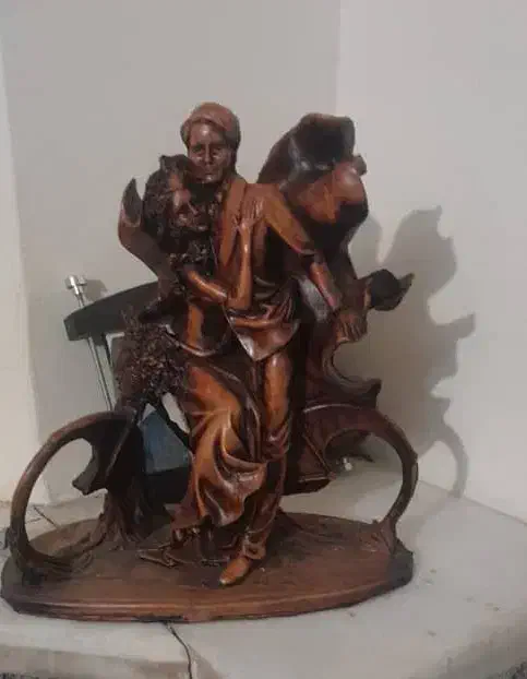 مجسمه  عروس و داماد  فابیستامعروف و بسیار خاص|کلکسیون اشیاء عتیقه|گرگان, |دیوار